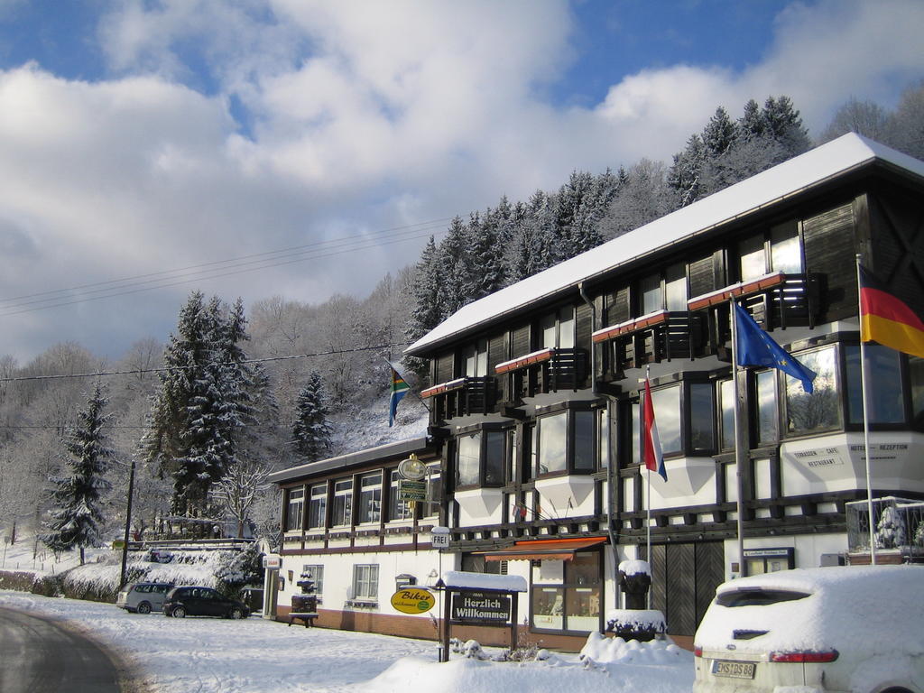 Landhotel Weinhaus Treis Weinähr Extérieur photo